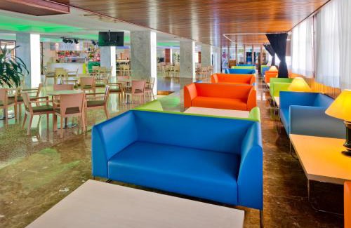Lloret de Mar Hotel | GHT Oasis Park & Spa