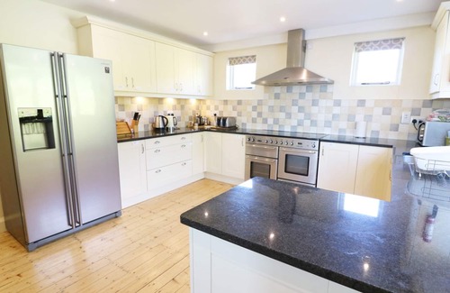 Kendal Cottage | GHYLL BANK HOUSE, pet friendly, character holiday cottage in Staveley