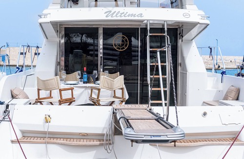 Bari City Centre Boat Rental | Gi&Gi ULTIMA. a boat for dreaming
