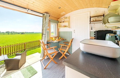Howlett End House | Gin and Toffee is a beautifully restored railway carriage nestled in Thaxted