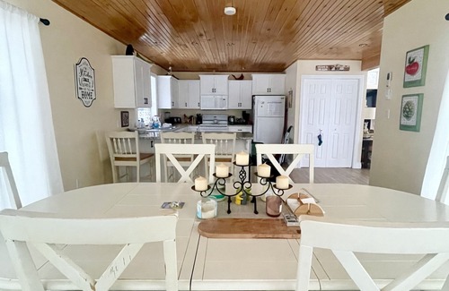 Miscouche House | Ginger's Folly - Beautiful Oceanfront Family Size Beach House, 3 bedroom, 2 bath