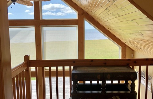 Miscouche House | Ginger's Folly - Beautiful Oceanfront Family Size Beach House, 3 bedroom, 2 bath