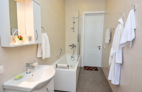 Chugureti Apartment | Gio Apartment in the heart of Tbilisi