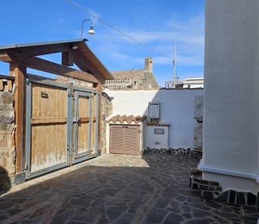 Orosei House | Giove Rubea - Appartamenti in pieno centro storico a Orosei