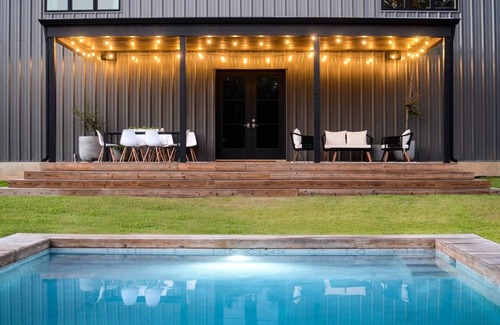 Fayetteville House | Girls’ Fall Getaway | Fire Pit + Scenic Views | Rancho Olivios