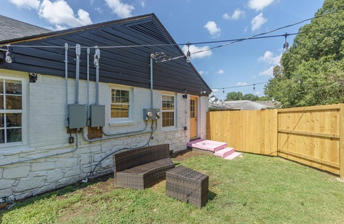 University District House | Girls Just Want To Have Fun: Girly Getaway! Luxe + Spacious 2 BR FENCED YARD