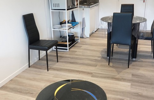 Lorris Apartment | Gîte 2 to 4 pers. Heart of Orleans forest & SPA HAMMAM wellness area