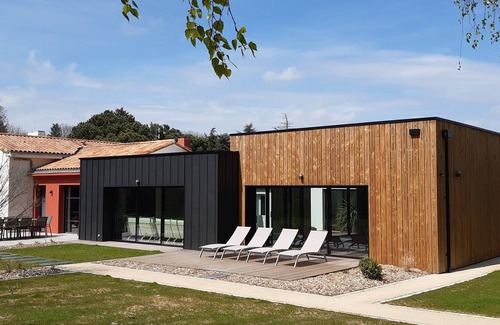 Les Herbiers House | Gite 300m² 15 persons with spa, indoor pool and sauna near puy du fou
