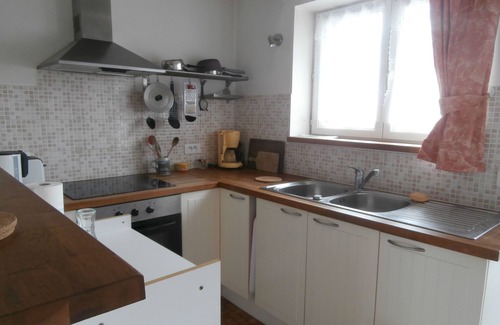 Saint-Lunaire Cottage | Gite 4 pers ST-LUNAIRE. 10 mn walk from beach and center. July 5 to 12 Overnight stays