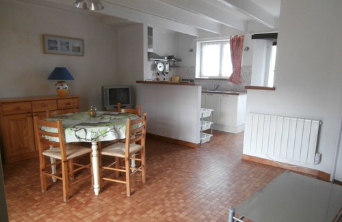 Saint-Lunaire Cottage | Gite 4 pers ST-LUNAIRE. 10 mn walk from beach and center. July 5 to 12 Overnight stays