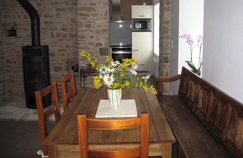 Pirou Cottage | Gite Andrée, 800m from the beach in Pirou, garden, terrace, wifi, wood stove