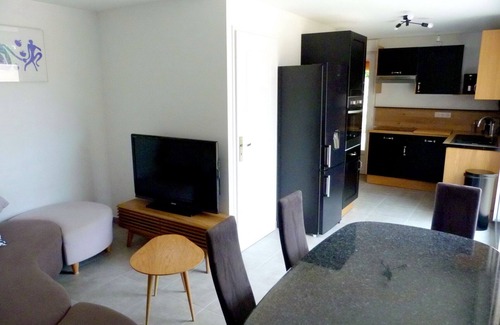L'Isle-sur-la-Sorgue Cottage | Gite bord de Sorgue - 4 people - Heated indoor pool - 2 terraces