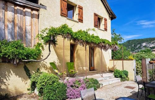 Bregnier-Cordon House | Gite D'étape Et De Séjour Les Sables