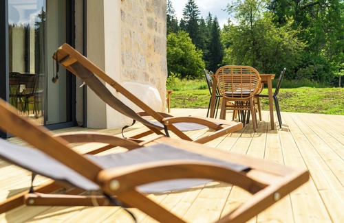 Premanon Apartment | Gite dans ferme en pierre en pleine nature. Confort et charme avec vue dégagée s
