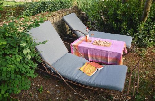 Aubigny-sur-Nere House | Gite de charme en Sologne, séjour en famille, jardin, rivière, jeux, nature & détente