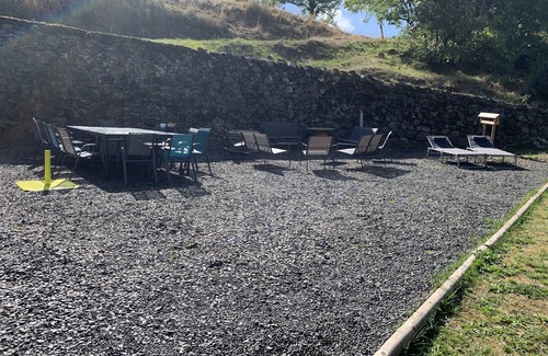 Oradour House | Gite de Rochebrune, Évasion et Déconnexion au Cœur des Monts du Cantal