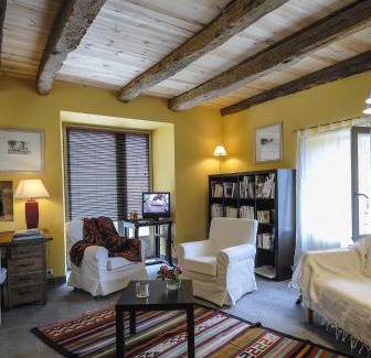 Salles-la-Source House | Gite de la Cascade