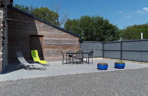 Ver House | Gite dizeau in the countryside peaceful location only 15 mins from the sea.