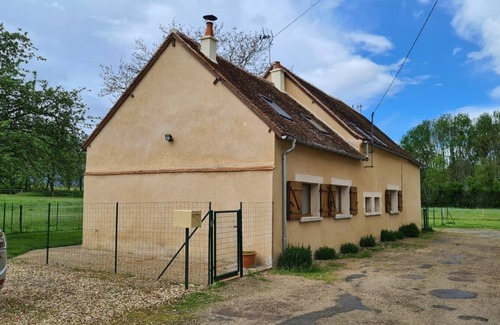 Cosne-Cours-sur-Loire House | Gite du Moulin in the countryside