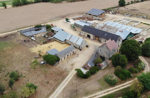 Noyant-Villages House | Gite entier Calme Bucolique Animaux Bon prix