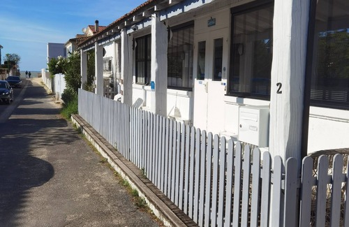 Ronce-les-Bains House | Gîte for 2 to 12 people shops and beach within walking distance