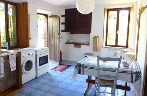 Bezues-Bajon Cottage | Gite for 5-8 people, swimming pool, absolute calm, panorama on the Pyrenees.