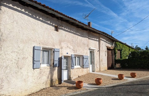 Chasseneuil-sur-Bonnieure Cottage | Gite Chasseneuil-sur-Bonnieure, 2 bedrooms, 4 persons