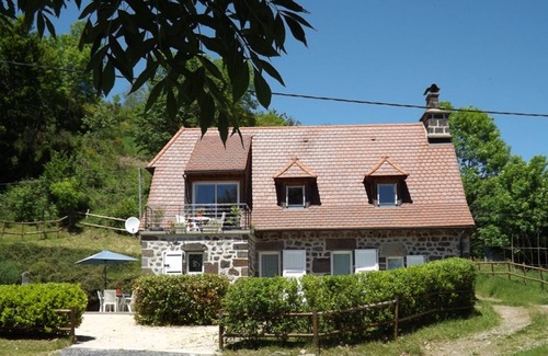Saint-Cirgues-de-Jordanne Cottage | Gite Saint-Cirgues-de-Jordanne, 2 bedrooms, 4 persons
