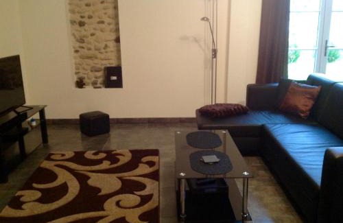 Monein House | Gite-Holiday Home Au Moulin 1771