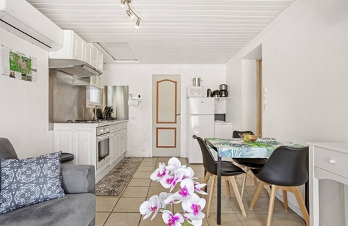 Vidauban House | Gîte Hubert with shared pool, Wi-Fi and air conditioning
