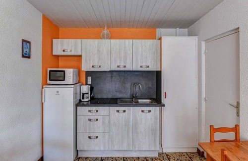 Saint-Savinien House | Gîte in a holiday park with pool