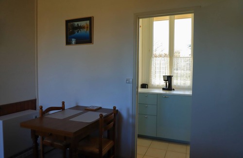 Ouzouer-sur-Trezee Apartment | Gite in the Loiret, near the Loire, on the banks of the Briare canal.
