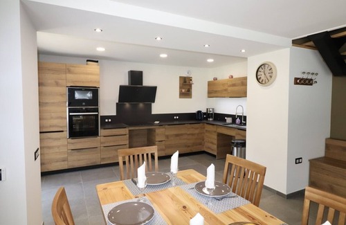 Jussac Cottage | Gite Jussac, 3 bedrooms, 8 persons