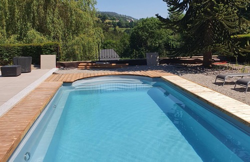 Soultzeren Cottage | Gite "L 'ARAUCARIA" by the pool at DOMAINE "La Villa Moraine" Munster