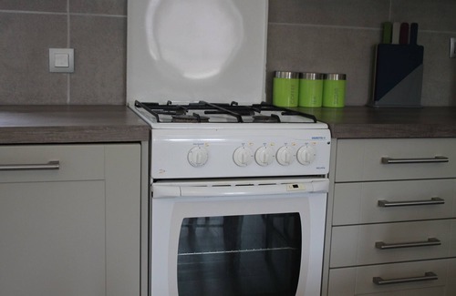 Fresne-la-Mere House | Gîte Larose sleeps 4 (accessible) just a stone's throw from Suisse Normande!