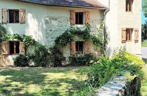 Vicq House | Gite Le Buget - ideal for families, 3 bedrooms, sleeps 8