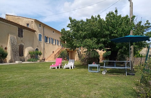 Mornas Apartment | Gite Letang de Condi Studio 55 m2 , 4 Pers , Clim , Wifi, Jardin , Terrasse