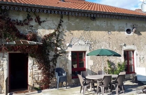 Mauvages Cottage | Gite Mauvages, 2 bedrooms, 6 persons