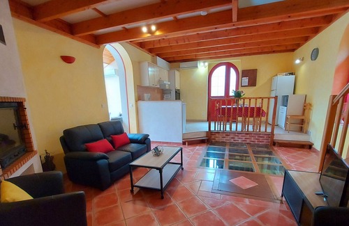Montigne-le-Brillant Cottage | Gite Montigné-le-Brillant, 2 bedrooms, 4 persons