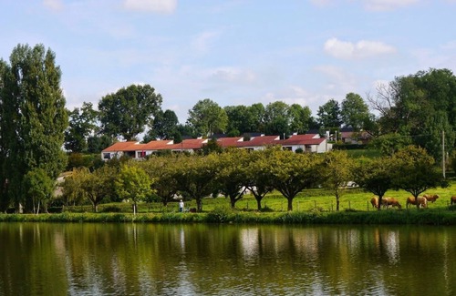 Verruyes House | GITE N ° 11/12 WITHIN A VILLAGE OF GITE WITH SWIMMING POOL AND JACUZZI