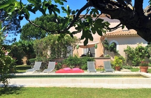 Sorgues Apartment | Gite near Avignon