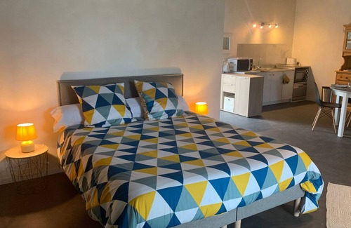 Neuvy-Deux-Clochers Cottage | Gite Neuvy-Deux-Clochers, studio flat, 4 persons