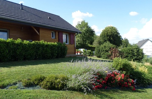 Teissieres-les-Boulies Ski Chalet | Gite nine wooden frame in the Cantal Aveyron limit