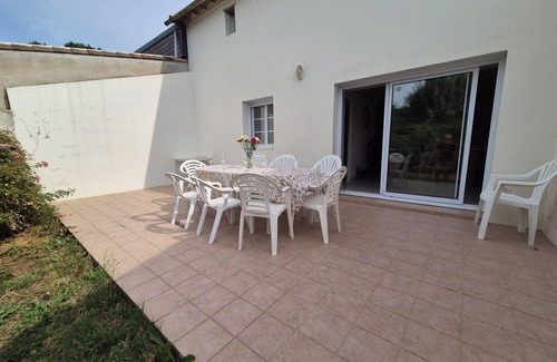 Le Poire-sur-Vie House | Gite O Pré'Vert, group gite in Le Poiré Sur Vie, Vendée. Accu-capable cottage