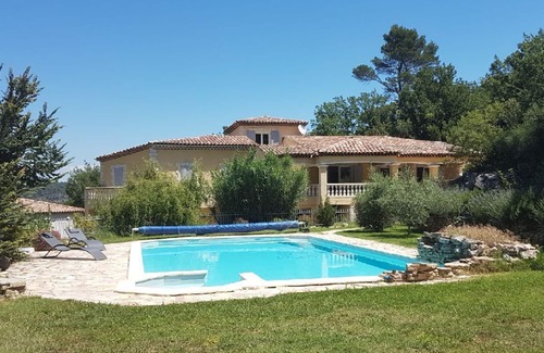 Saint-Julien Apartment | Gite of 50 m2 on the ground floor of villa