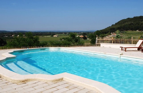 Mazan Apartment | Gite Olivier has a fantastic view.