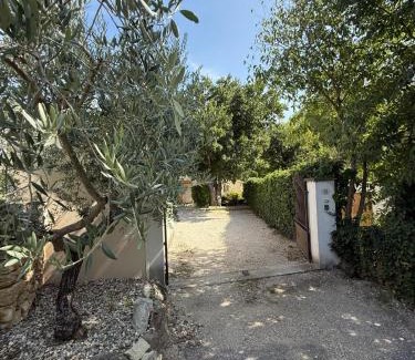 Crillon-le-Brave House | Gite Pont de Crillon