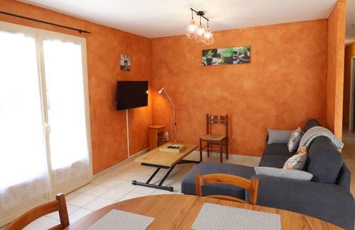Riom-es-Montagnes Cottage | Gite Riom-ès-Montagnes, 3 bedrooms, 5 persons