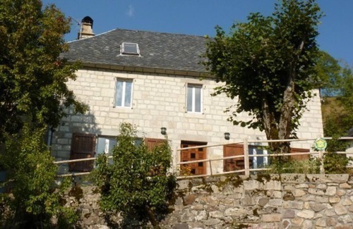 Saint-Jacques-des-Blats Cottage | Gite Saint-Jacques-des-Blats, 3 bedrooms, 6 persons