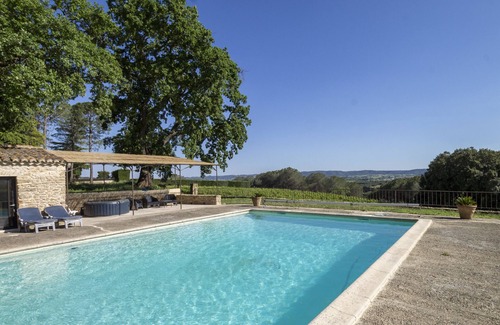 Tresques House | Gîte Tresques - charming and rural holiday home in Tresques, Gard, France